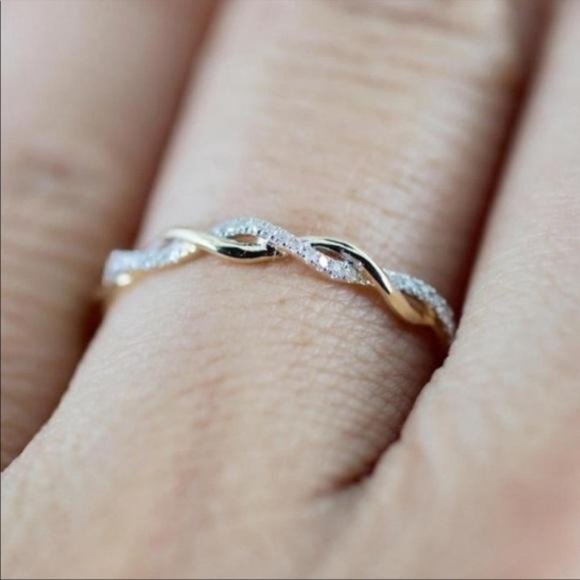 TWISTED 18K ROSE GOLD DIAMOND RING, CUTE RING, SHINY RING. - Picture 2 of 5